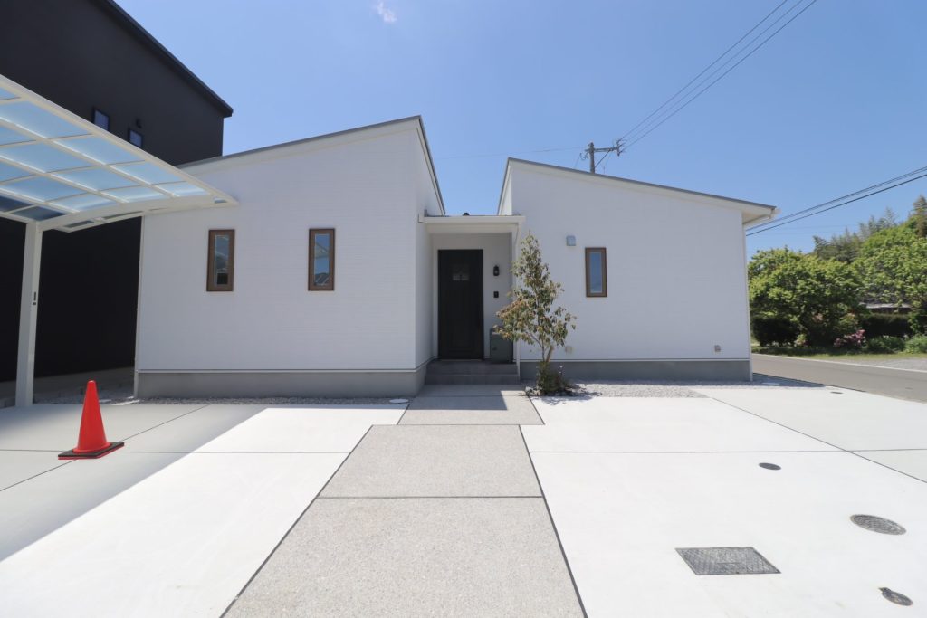 ピクチャーウィンドウのある平屋