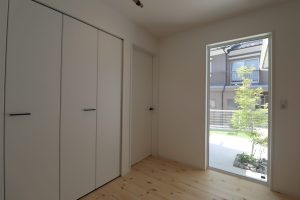 ピクチャーウィンドウのある平屋  画像